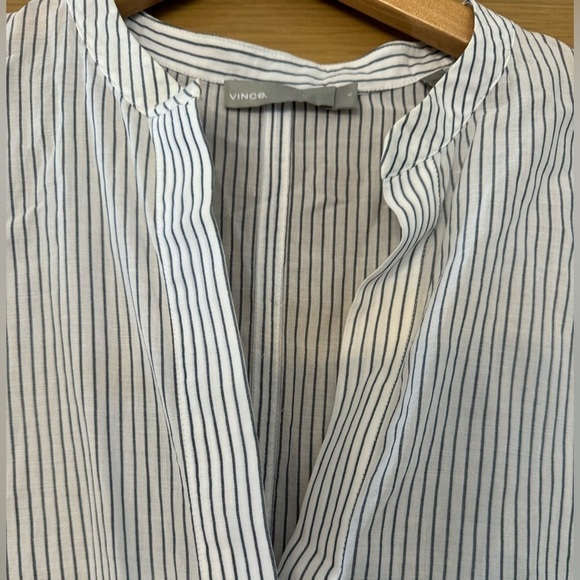 Vince Blue/White Pinstripe Classic V-Neck Cotton Pullover Blouse / Small - Picture 2 of 12